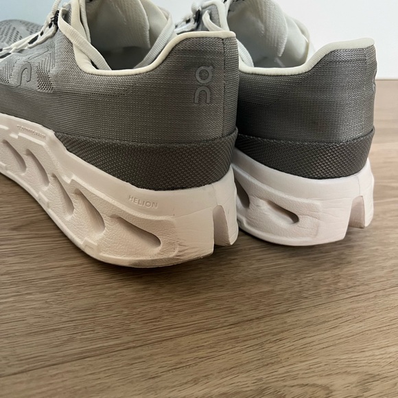 On cloudeclipse - Picture 5 of 7